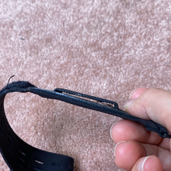 Bellkin Wristband for iPod Nano 6th generation - Picture 3 of 5